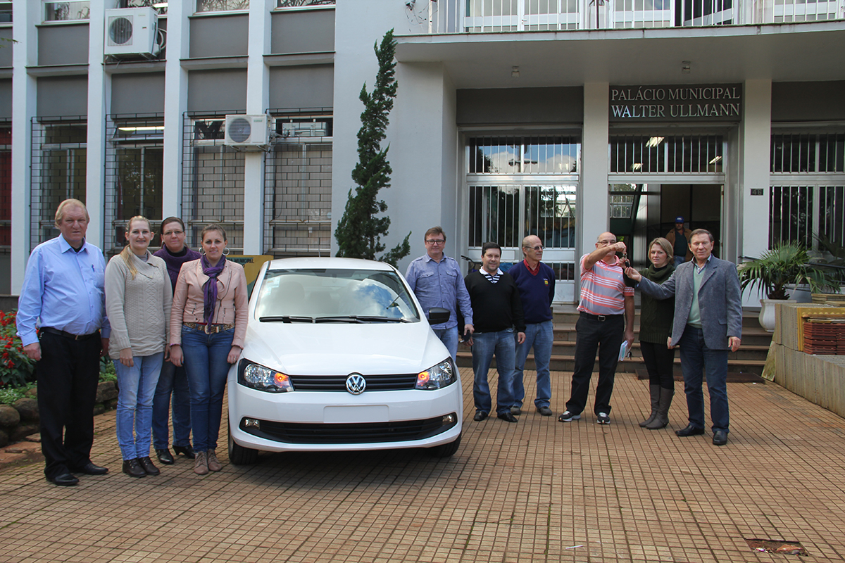 SECRETARIA DE DESENVOLVIMENTO SOCIAL CONTA COM NOVO VEÍCULO